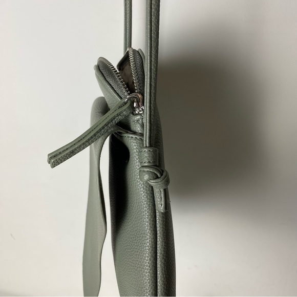 Espe Stylish Green Crossbody Bag - Picture 7 of 15